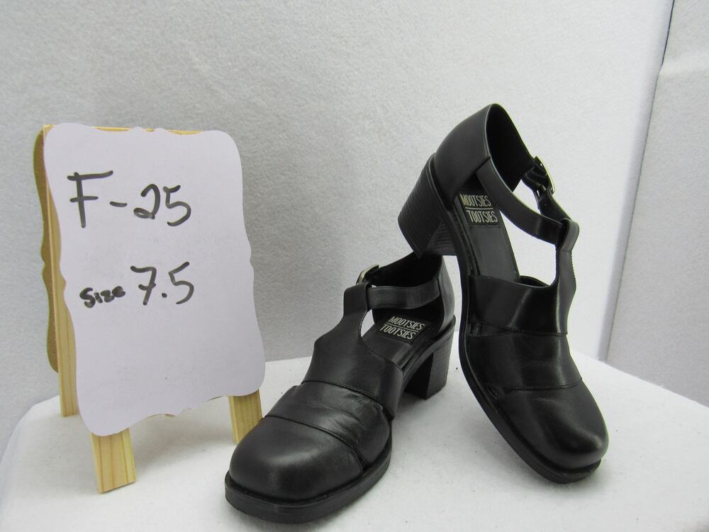 Mootsies Tootsies Vintage chunky heeled sandals, size 7.5